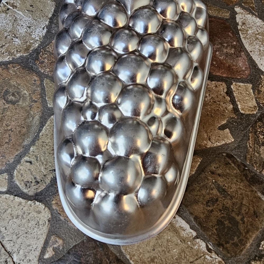 Vintage Aluminum Grape Cluster Mold - Jell-O Pudding Candy Cake Pan, Lightweight - Picture 3 of 6